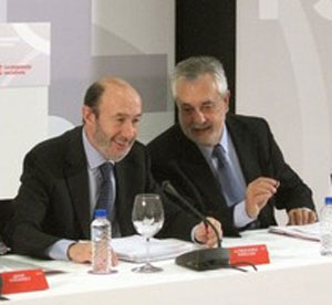 Pepe Grin durante su participacin en el Consejo Territorial del PSOE en Oviedo Junto a Rubalcaba