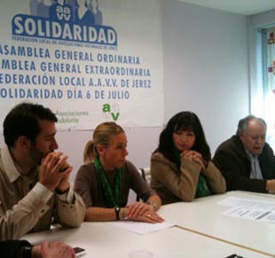 Pilar Gonzlez secretaria general del PA y candidata a la Presidencia de la Junta, reunida con la Federacin de Asociaciones de Vecinos de Jerez de la Frontera