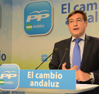 Rafael Carmona durante la rueda de prensa en la sede del PP andaluz