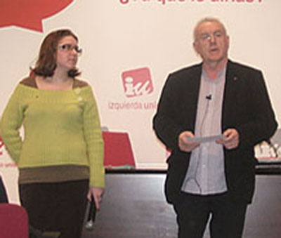 Cayo Lara en el encuentro con jvenes y universitarios de la campaa #ARajoyLeDira