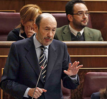 Noticia de Politica 24h: Rubalcaba: La chapuza chipriota tiene una madre que nos est llevando a todos los europeos al desastre