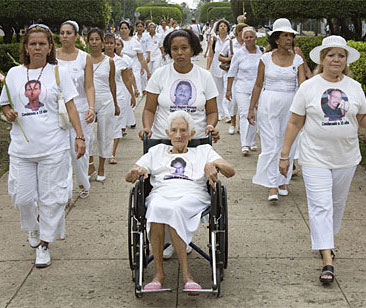 Noticia de Politica 24h: Activistas cubanos hablan de la falta de libertades bsicas, 10 aos despus de la ola de represin