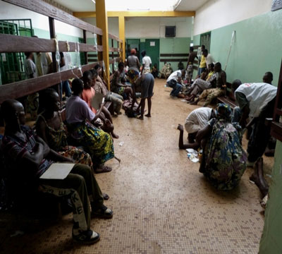 Hospital Comunitario de Bangui. Diciembre de 2013.  Samuel Hanryon/MSF