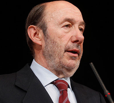 Noticia de Politica 24h: Rubalcaba: Hable, explique, seor Rajoy, y no nos mande callar a los dems 