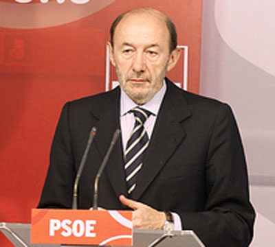 Noticia de Politica 24h: Rubalcaba denuncia 